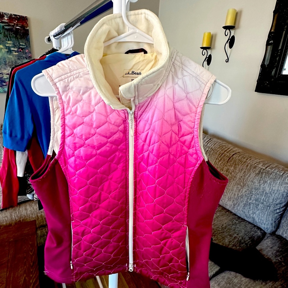 Women’s LL Bean zip up vest, size L.